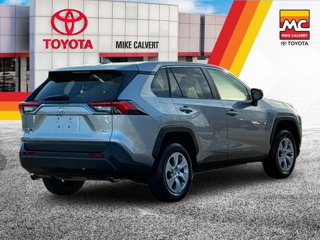 Used 2025 Toyota RAV4 LE FWD image 5