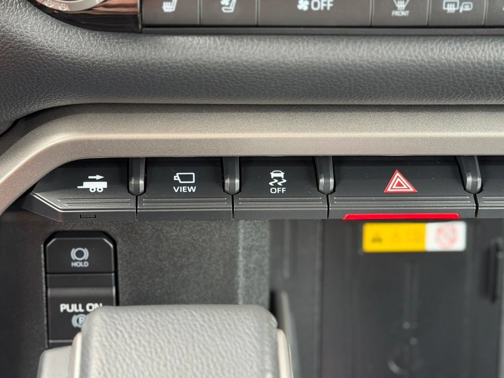 Used 2024 Toyota Tundra Limited AWD/4WD image 18