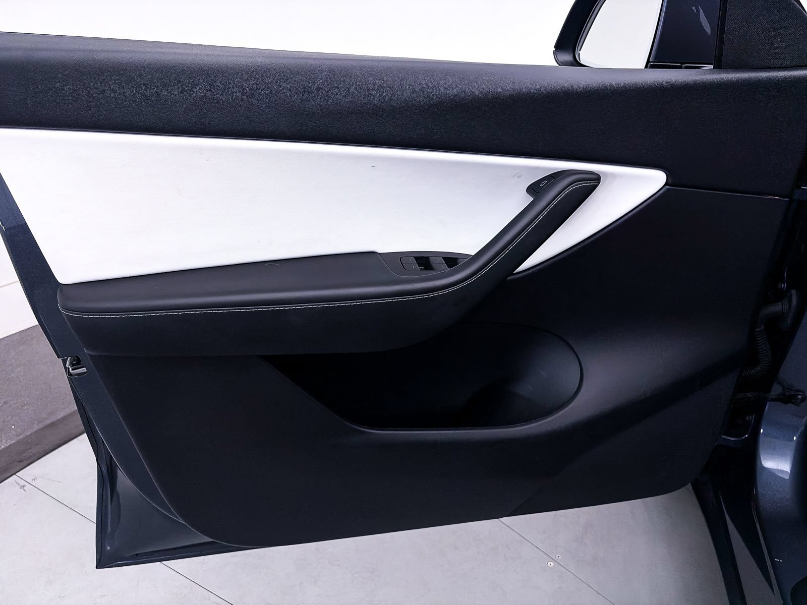 Used 2022 Tesla Model Y Performance AWD/4WD image 16