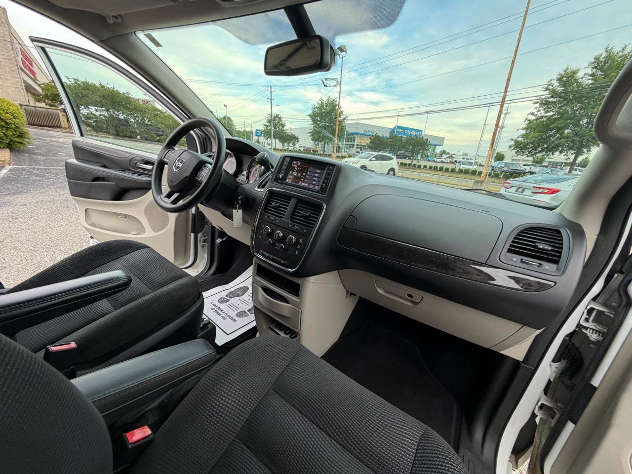 Used 2020 Dodge Grand Caravan SE FWD image 44