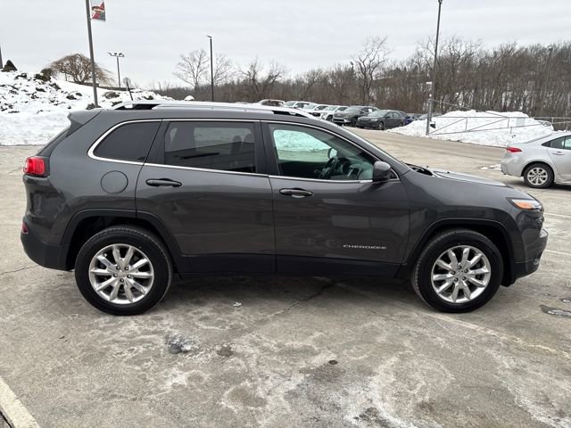 Used 2017 Jeep Cherokee Limited image 6