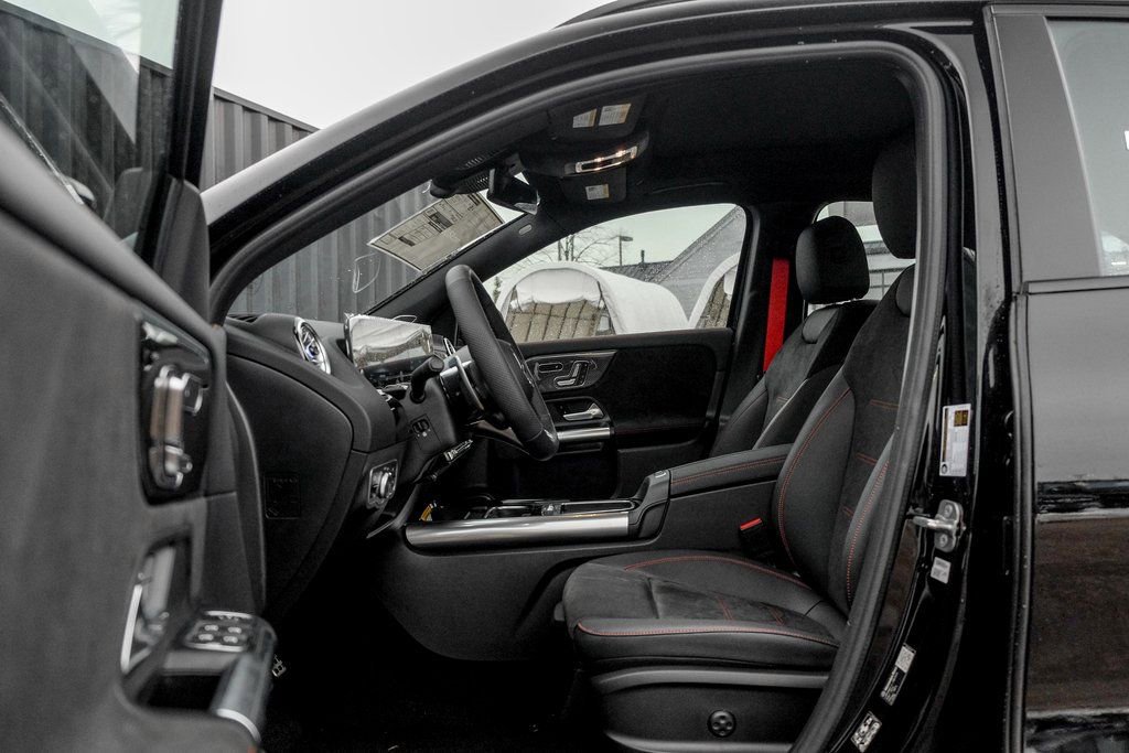New 2026 Mercedes-Benz GLA 35 AMG 4MATIC image 13