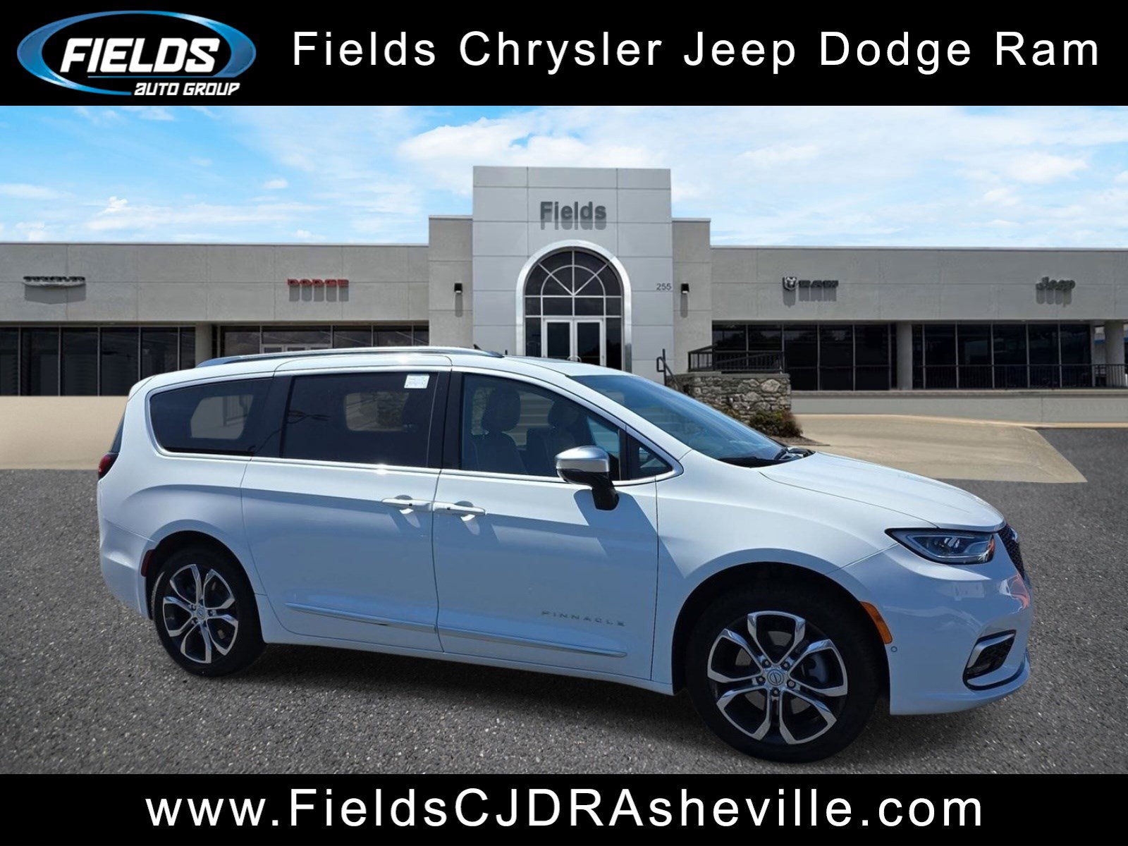New 2026 Chrysler Pacifica Pinnacle w/ Trailer Tow Group AWD/4WD image 1