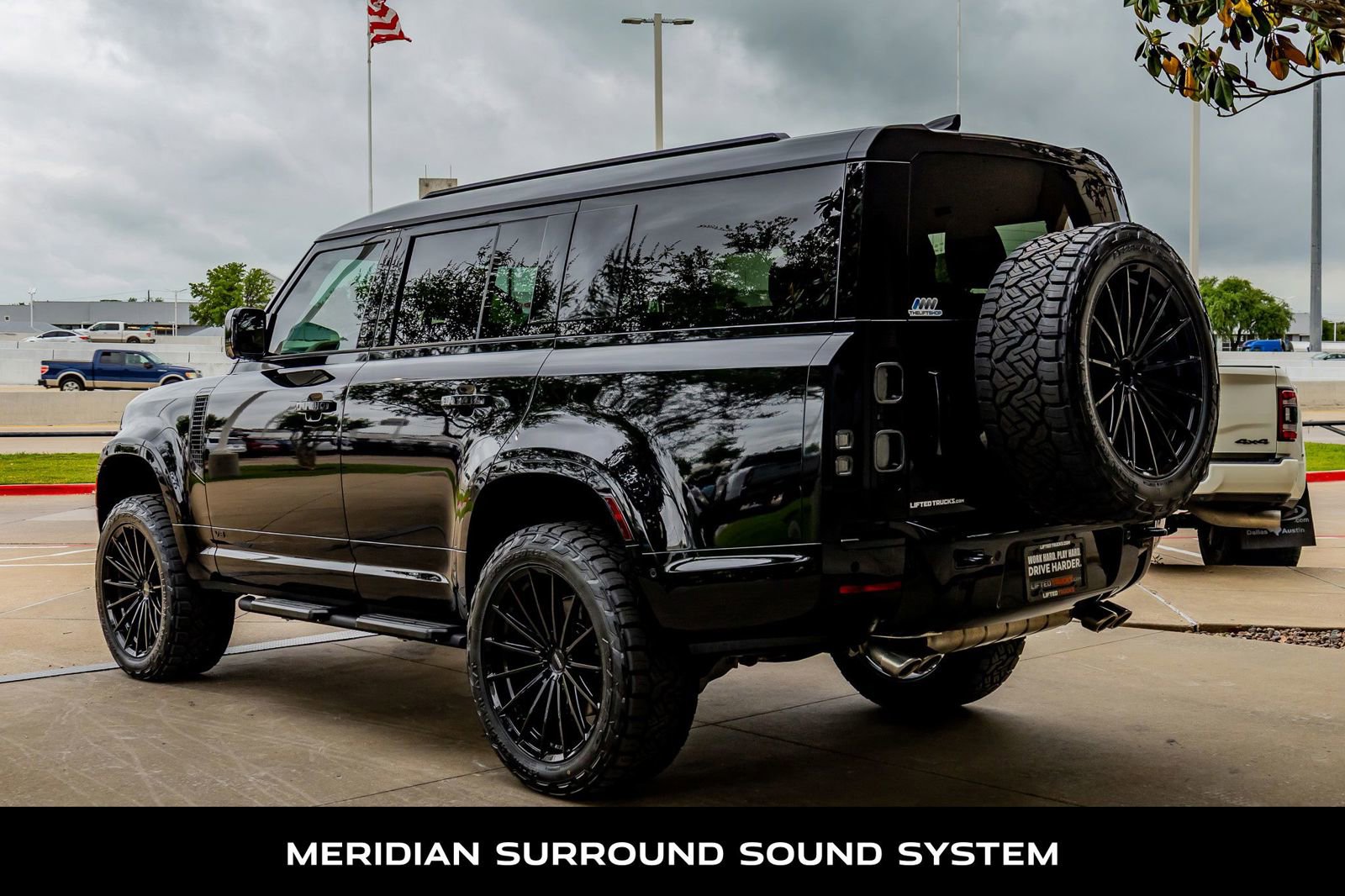 Used 2025 Land Rover Defender 130 V8 image 7