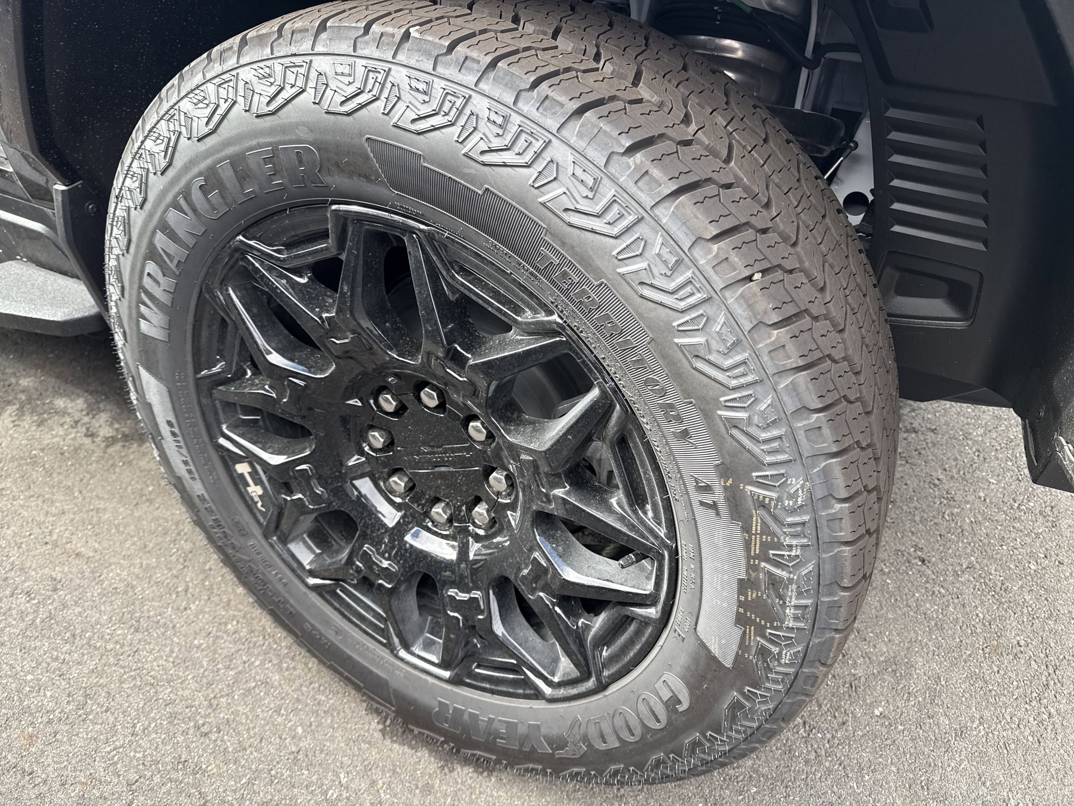 New 2026 GMC Hummer EV 4x4 Crew Cab image 7