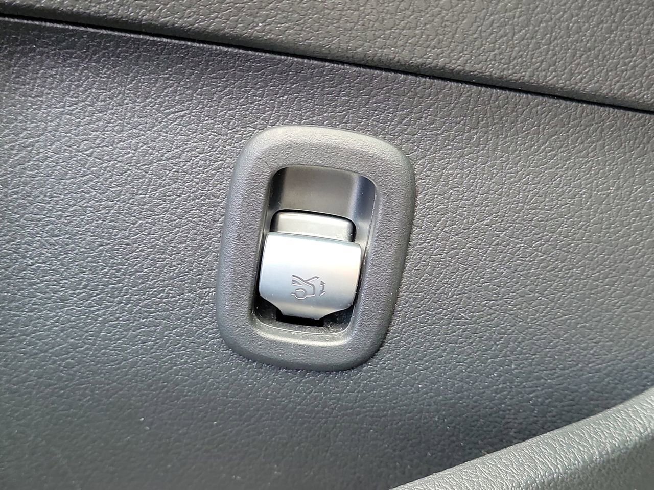 Certified 2022 Mercedes-Benz C 300 Sedan image 27