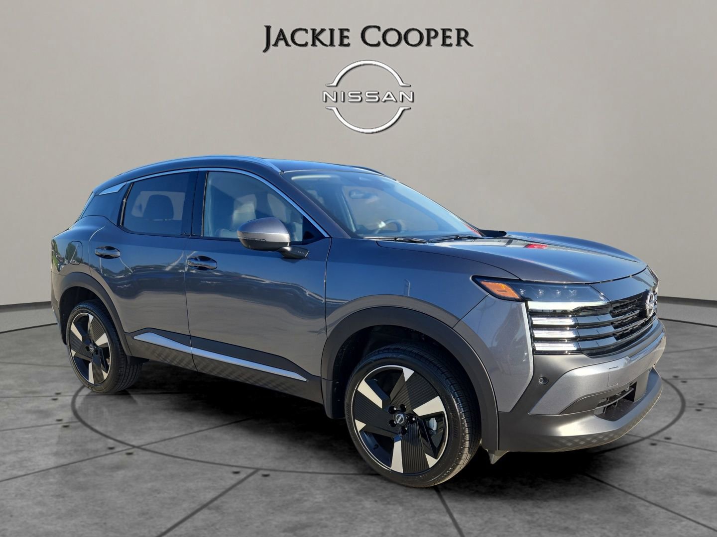 New 2025 Nissan Kicks SR FWD image 7