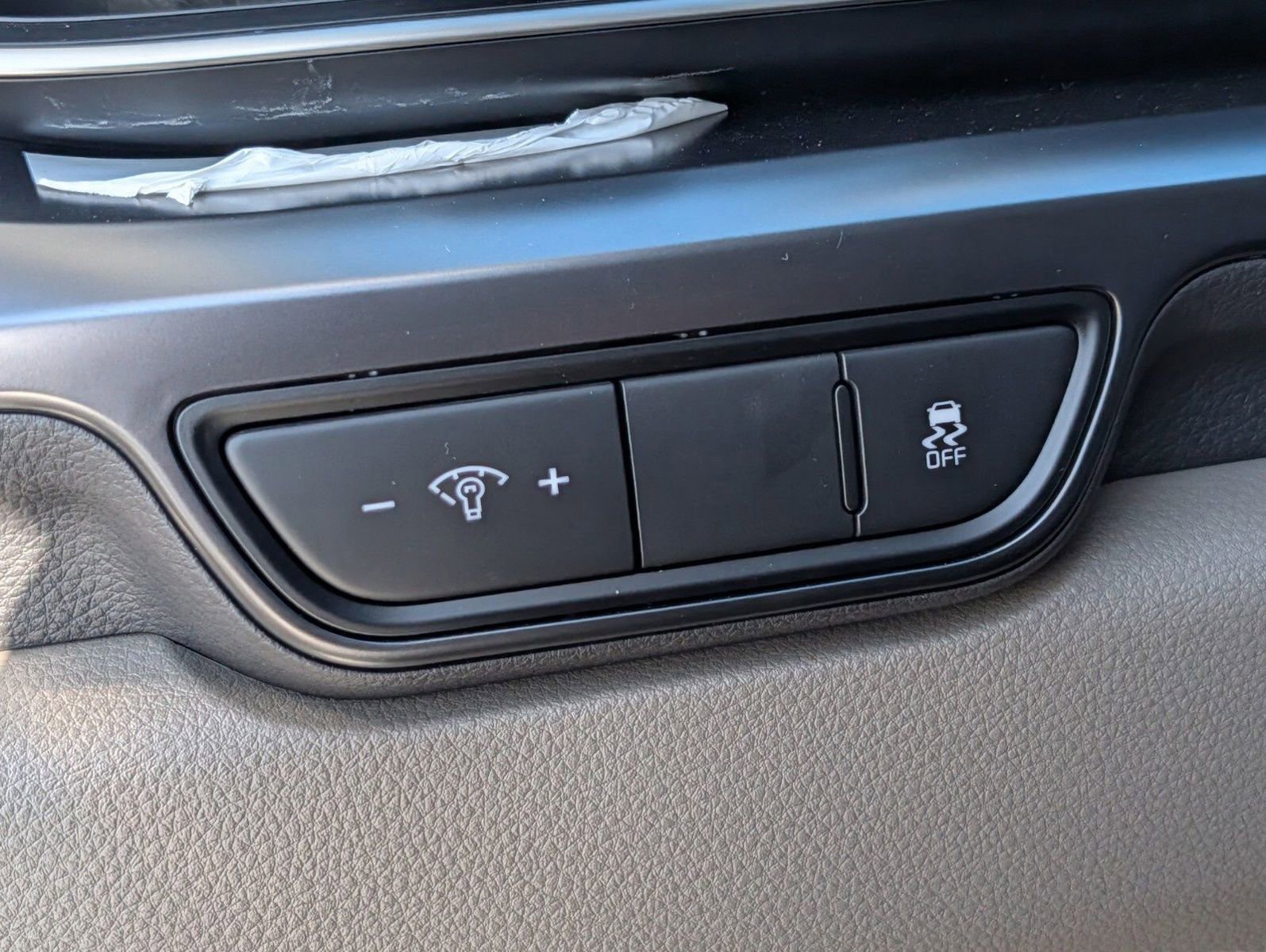 Used 2026 Kia Carnival FWD image 10