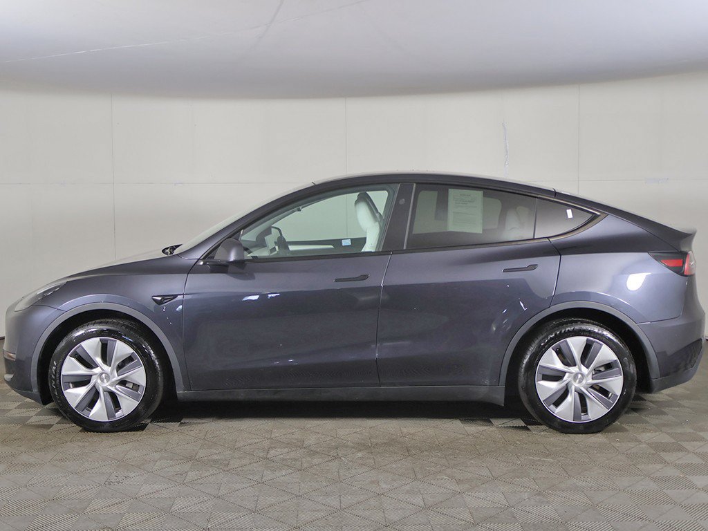 Used 2024 Tesla Model Y Long Range AWD/4WD image 22
