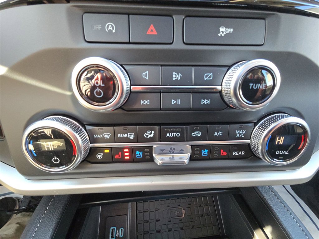 Used 2024 Ford Expedition Max XLT image 19