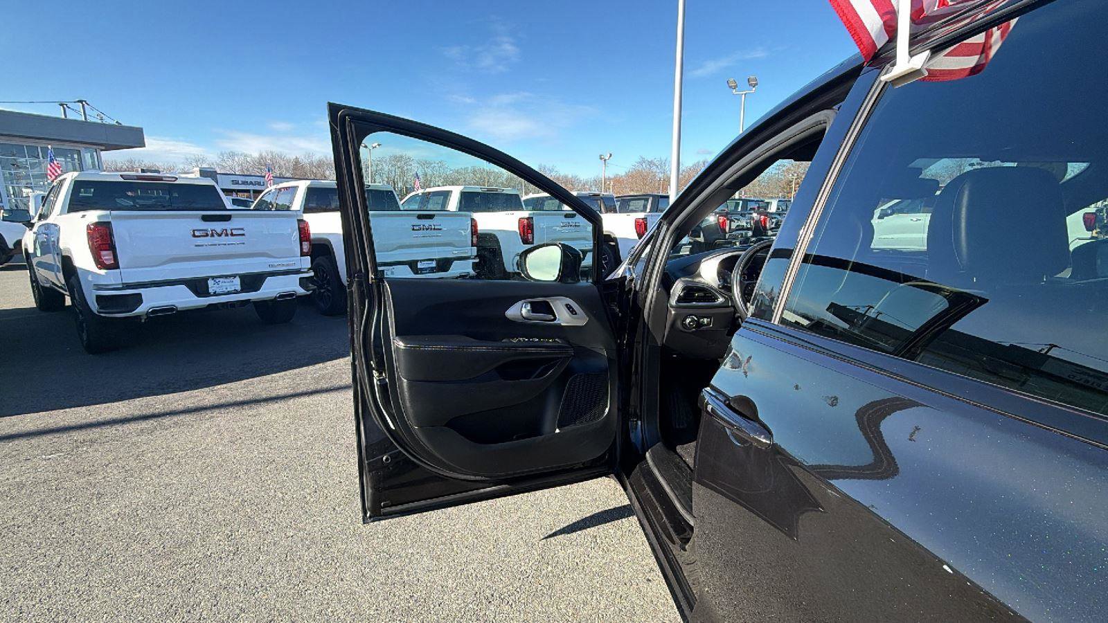 Used 2019 Chrysler Pacifica Limited w/ Advanced Safetytec Group image 23