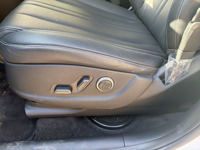 Used 2025 Genesis GV80 2.5T Standard image 10