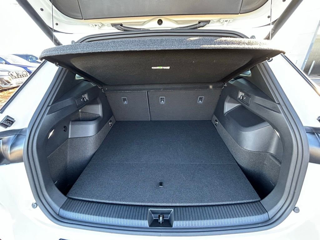 Used 2026 Volkswagen Tiguan SEL R-Line image 52