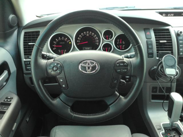 Used 2013 Toyota Sequoia Limited RWD image 34
