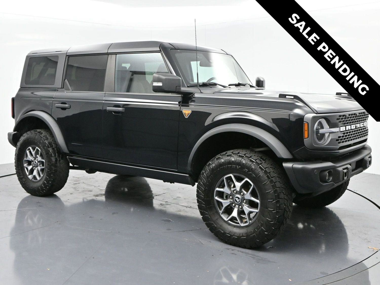 Used 2023 Ford Bronco Badlands image 1