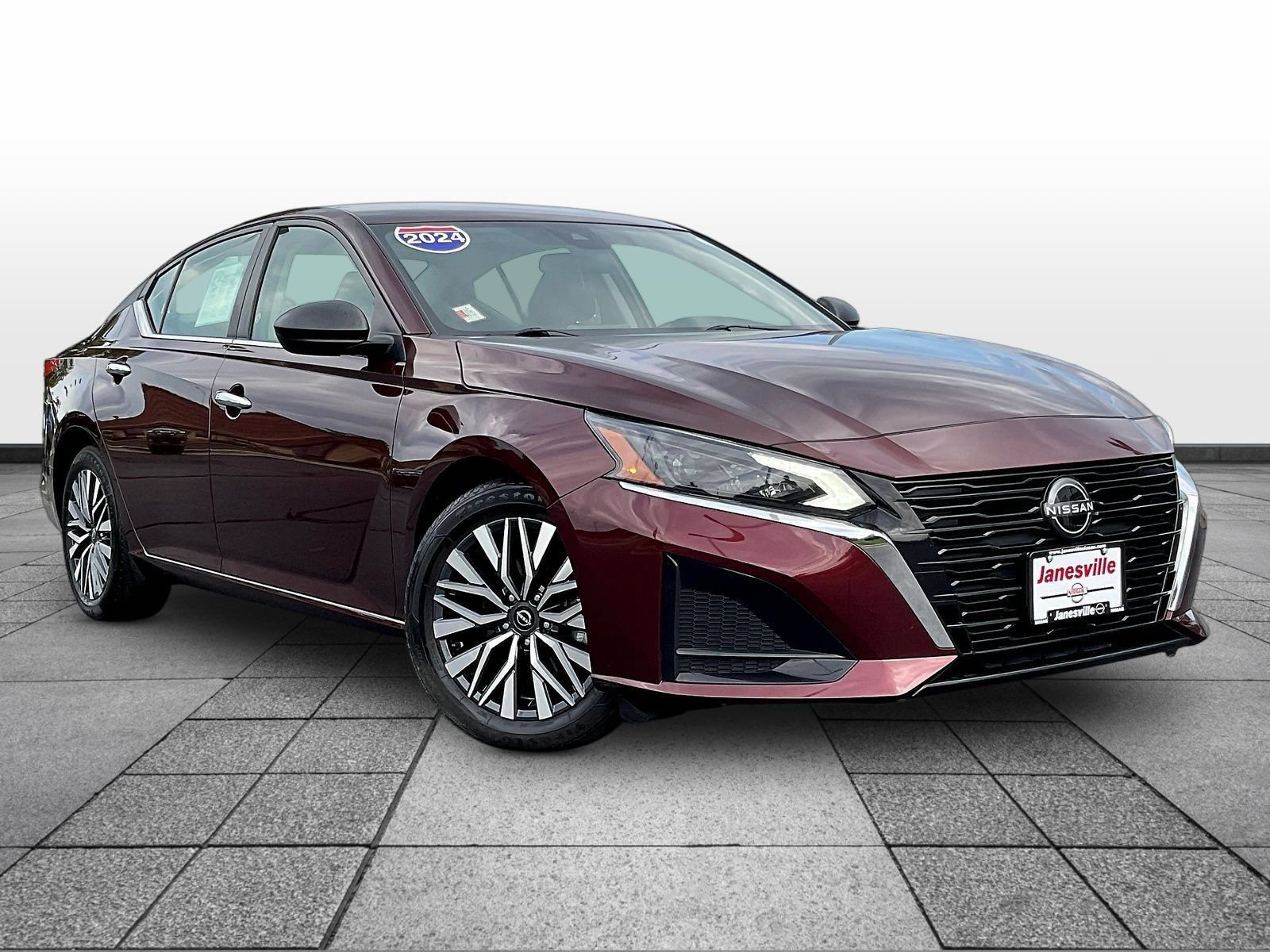Certified 2024 Nissan Altima 2.5 SV FWD image 1