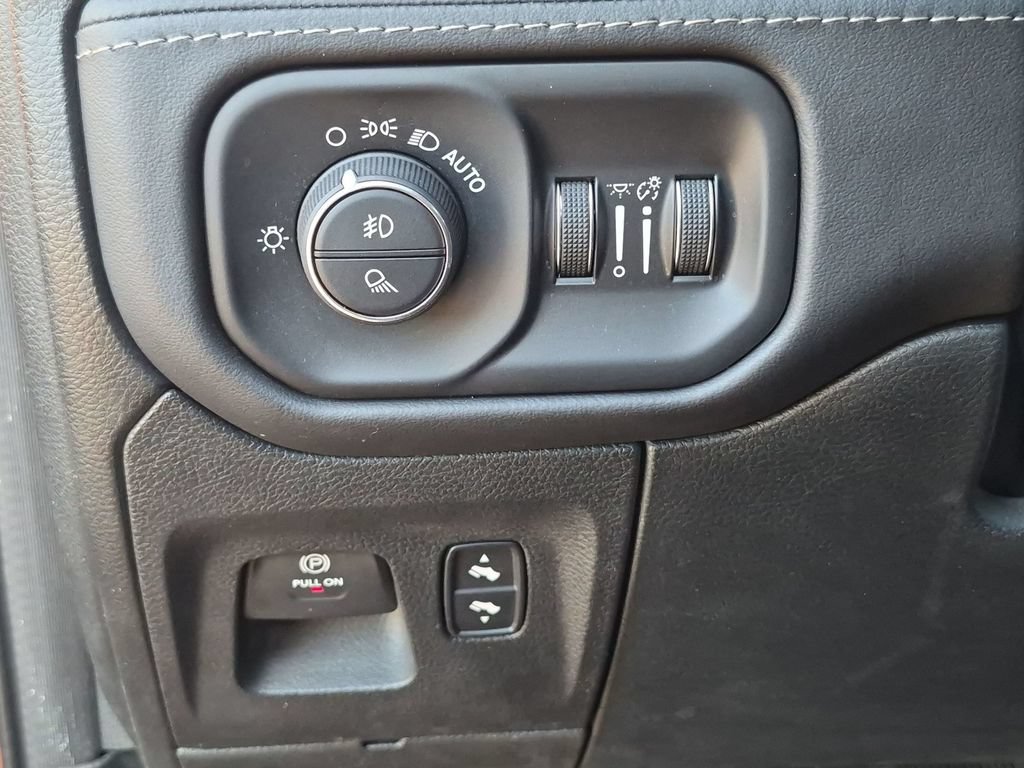 Used 2022 RAM 1500 Limited AWD/4WD image 19