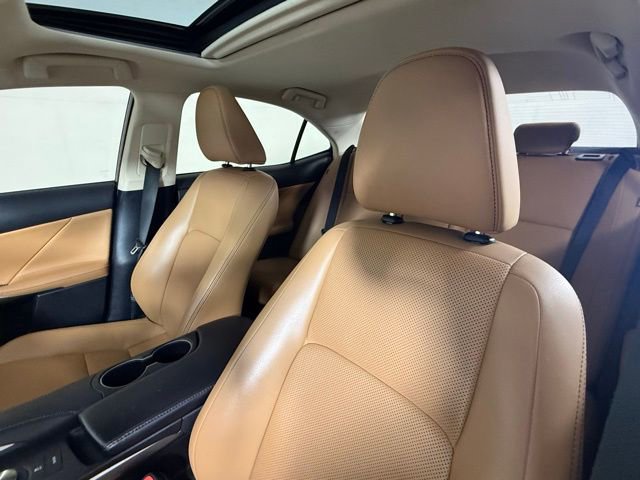 Used 2017 Lexus IS 300 AWD w/ Navigation System Package image 5