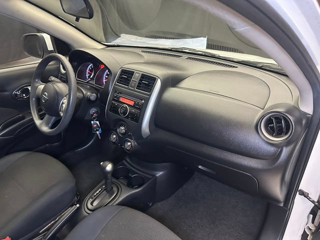 Used 2013 Nissan Versa SV FWD image 17