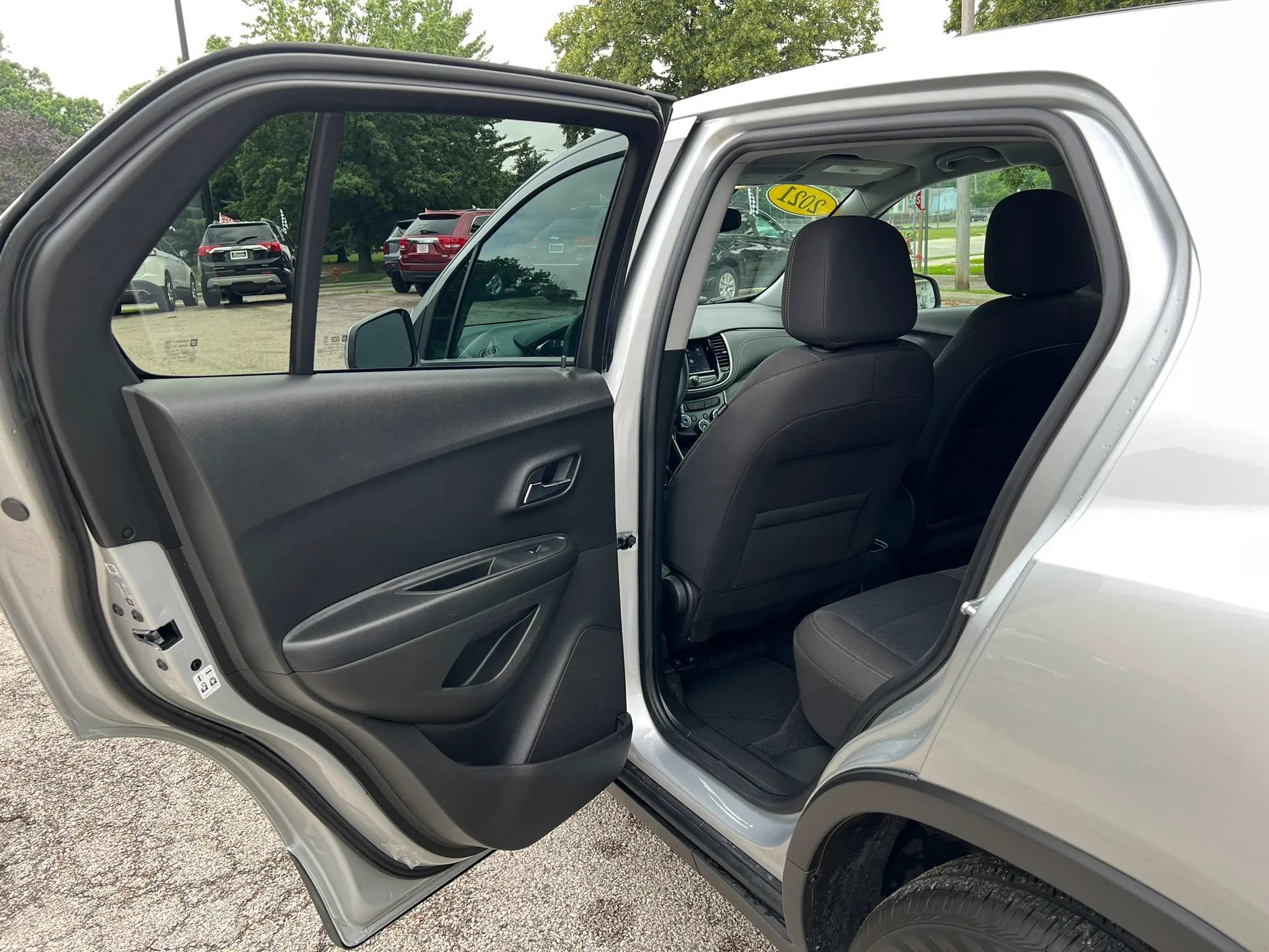 Used 2021 Chevrolet Trax LS w/ Tint and Cruise Package FWD image 12