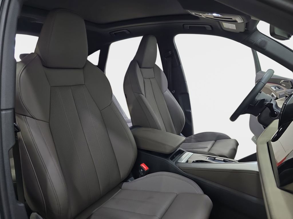 Used 2025 Audi Q5 Premium Plus w/ Premium Plus image 12