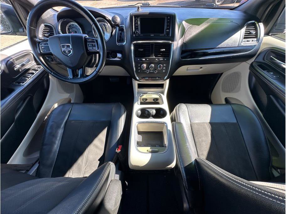 Used 2020 Dodge Grand Caravan SXT image 20