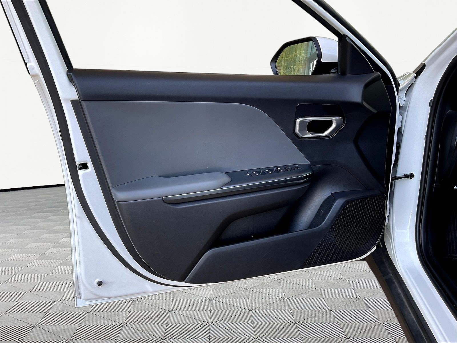 Used 2025 Kia K4 FWD image 19