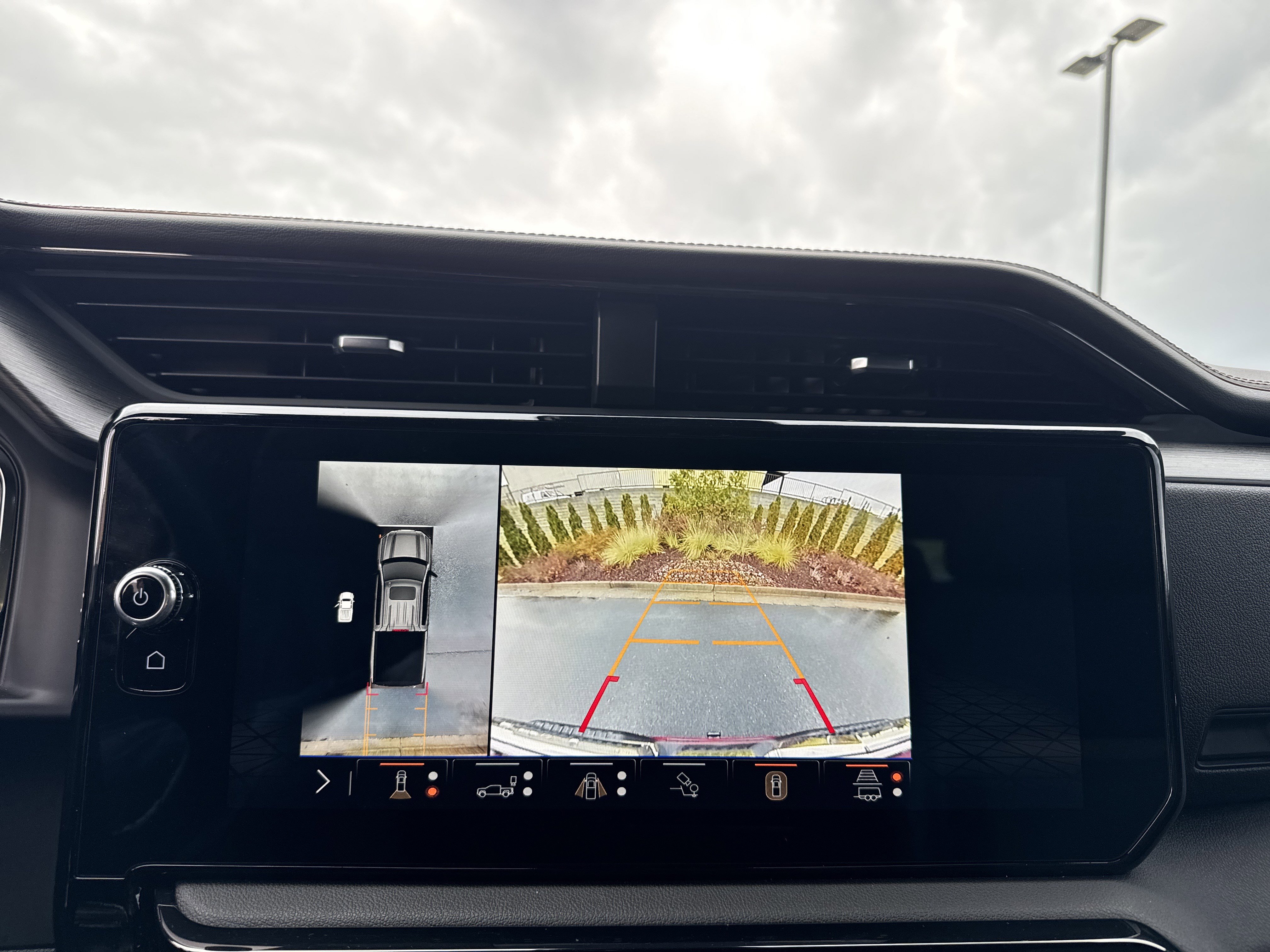 Used 2024 GMC Sierra 1500 AT4 w/ Technology Package image 26