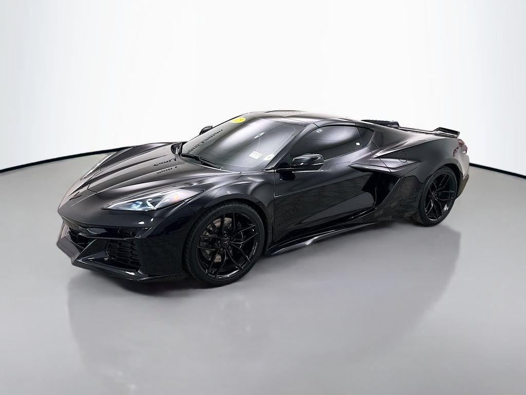 Used 2025 Chevrolet Corvette Z06 RWD image 3