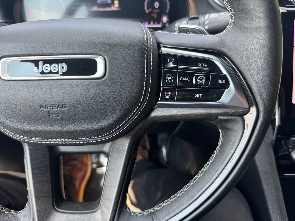 Used 2022 Jeep Grand Cherokee L Overland w/ Advanced Protech Group III AWD/4WD image 30