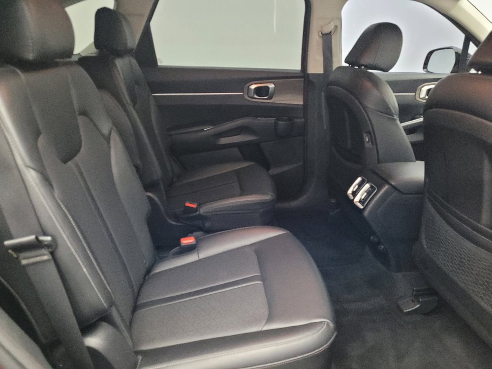 Used 2022 Kia Sorento EX image 19