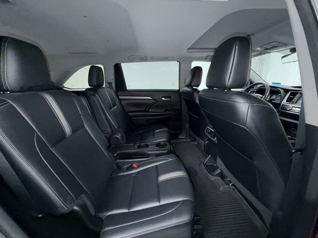 Used 2018 Toyota Highlander SE AWD/4WD image 6