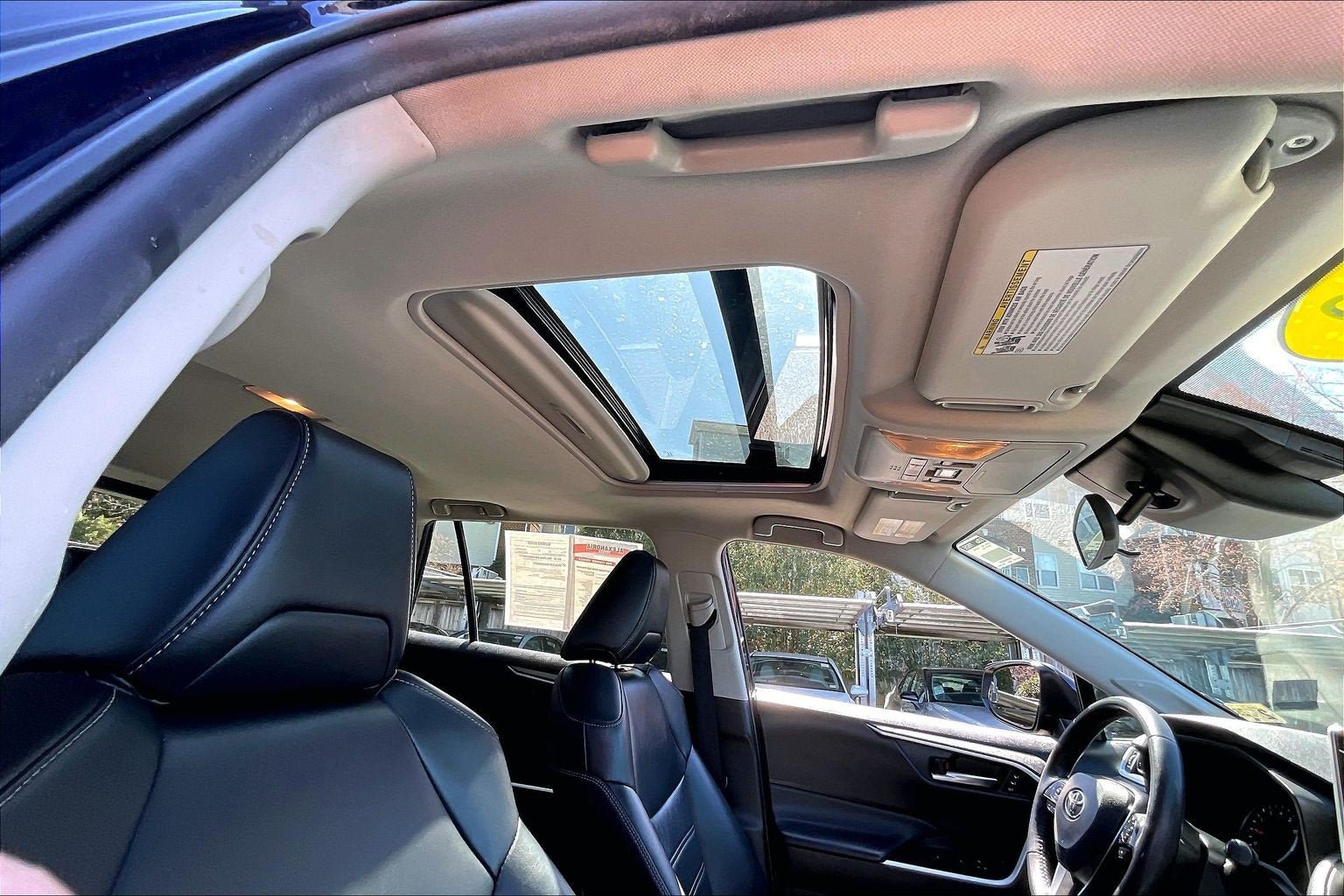 Used 2020 Toyota RAV4 XLE Premium AWD/4WD image 21