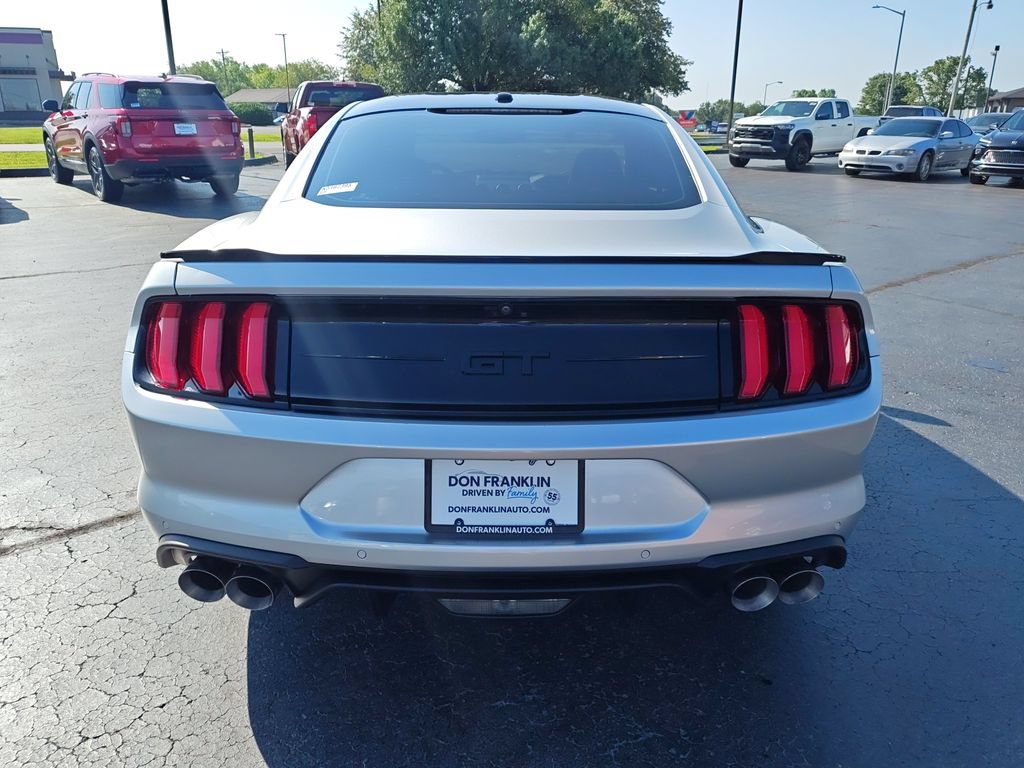 Used 2019 Ford Mustang GT Premium w/ Black Accent Package RWD image 4