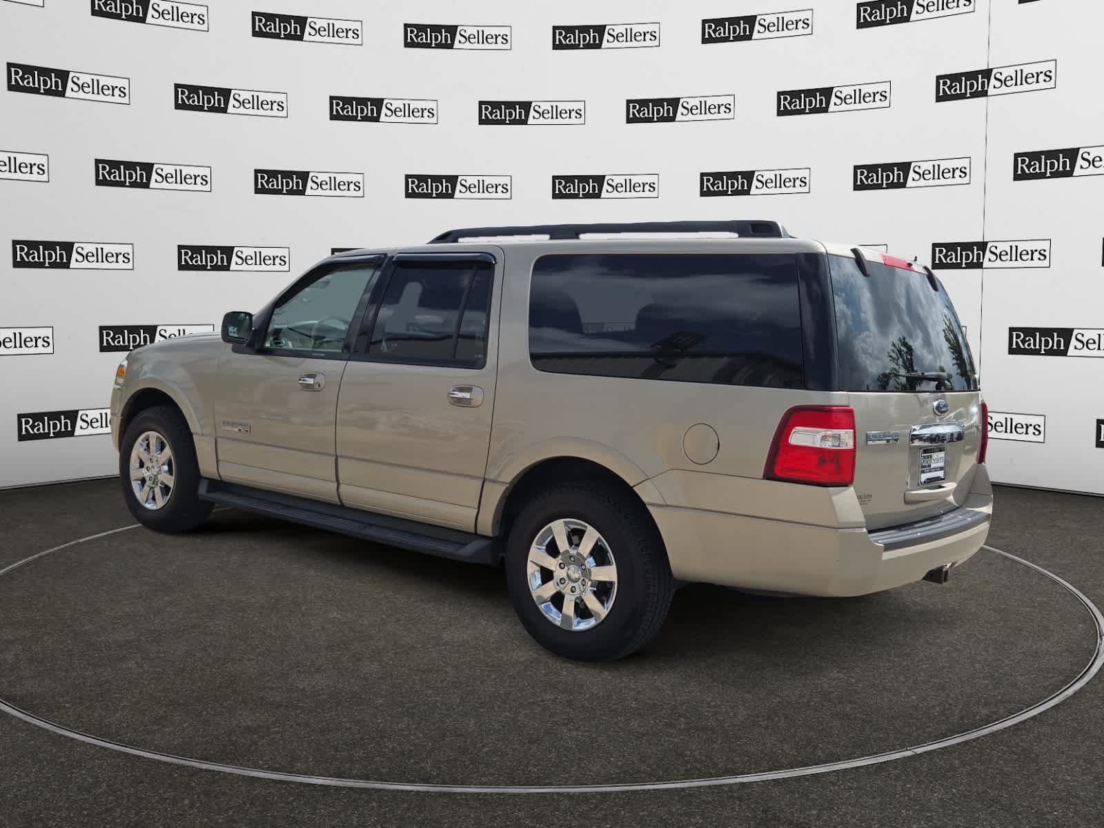 Used 2008 Ford Expedition EL XLT RWD image 4