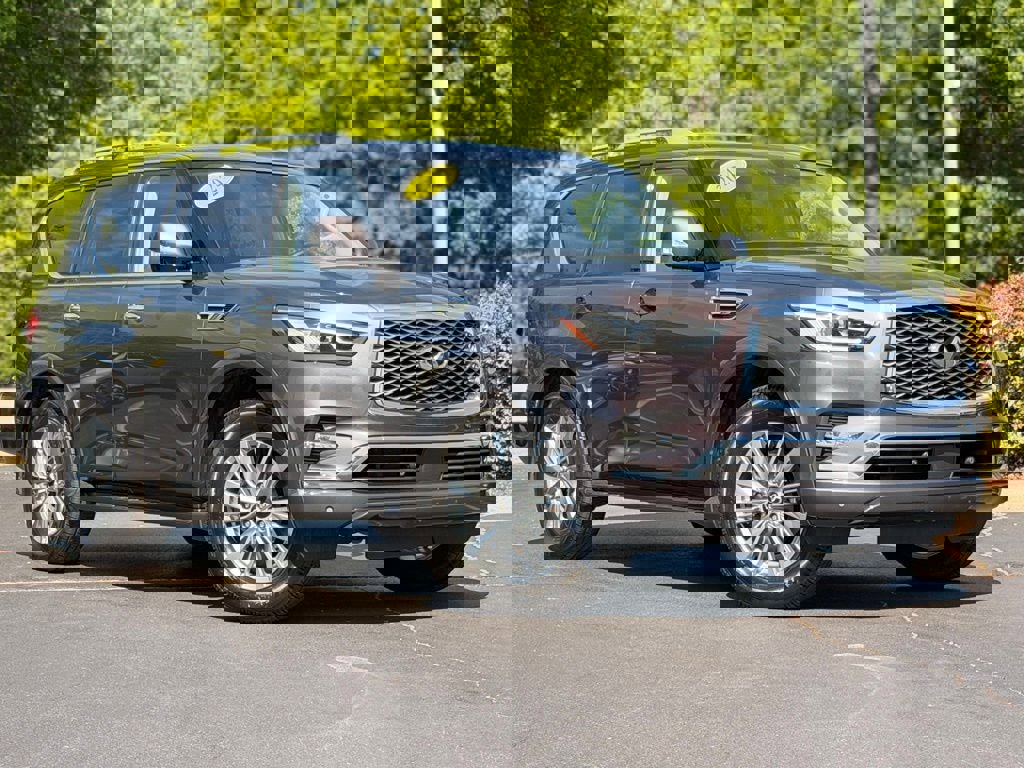 Used 2024 INFINITI QX80 Luxe image 2