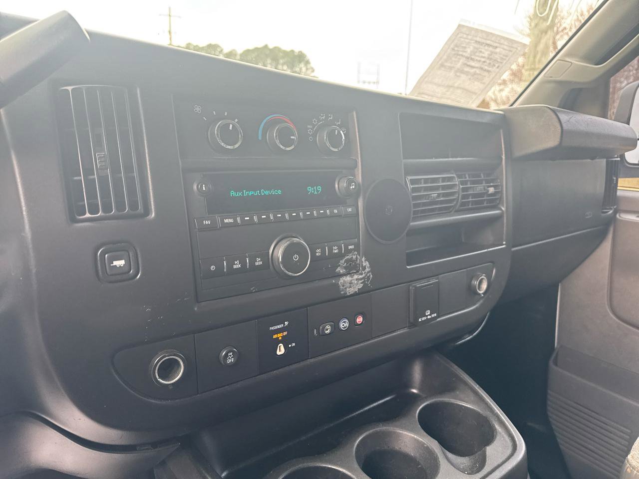 Used 2017 Chevrolet Express 2500 RWD image 18