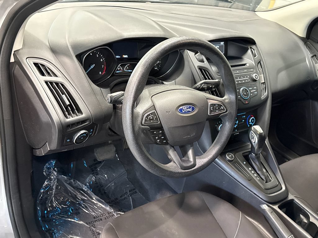 Used 2015 Ford Focus SE FWD image 6