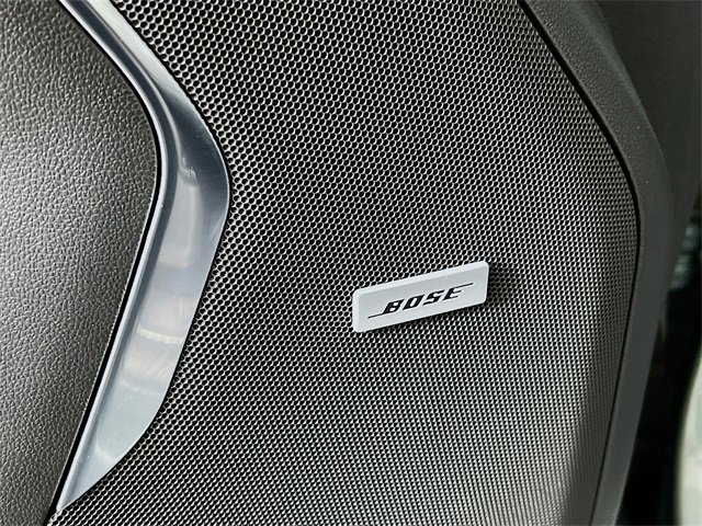 Used 2024 GMC Yukon SLT image 32