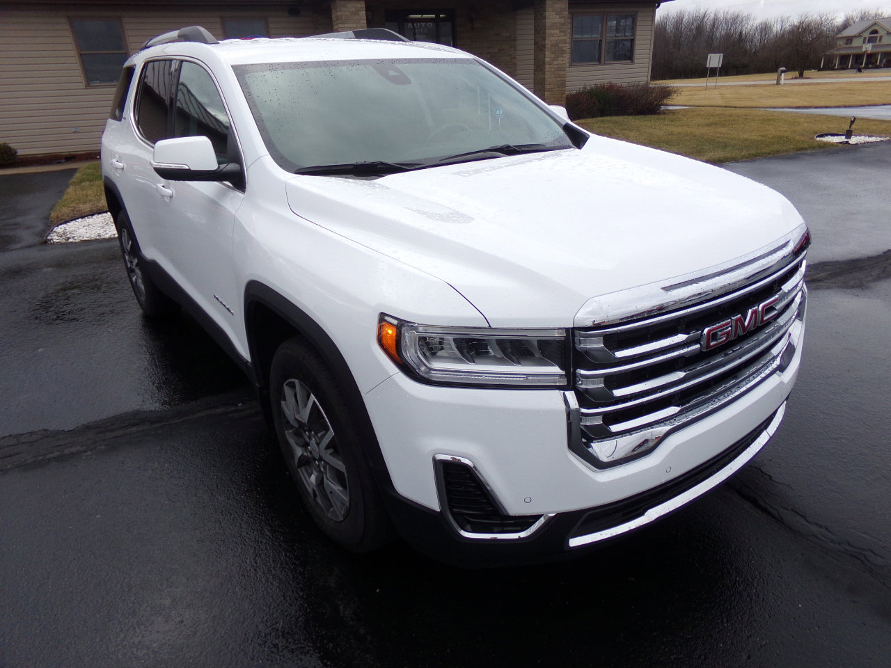 Used 2023 GMC Acadia SLE w/ Driver Convenience Package image 7