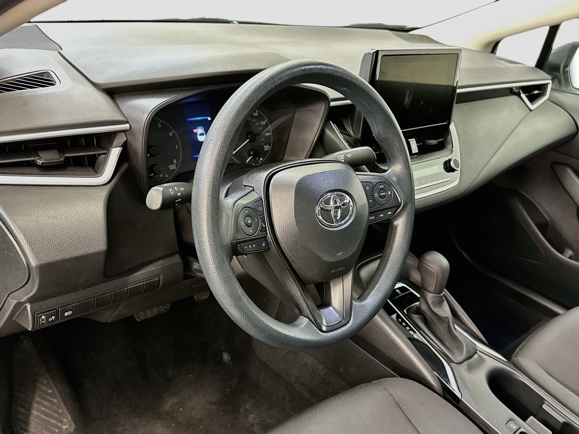 Used 2025 Toyota Corolla LE FWD image 18