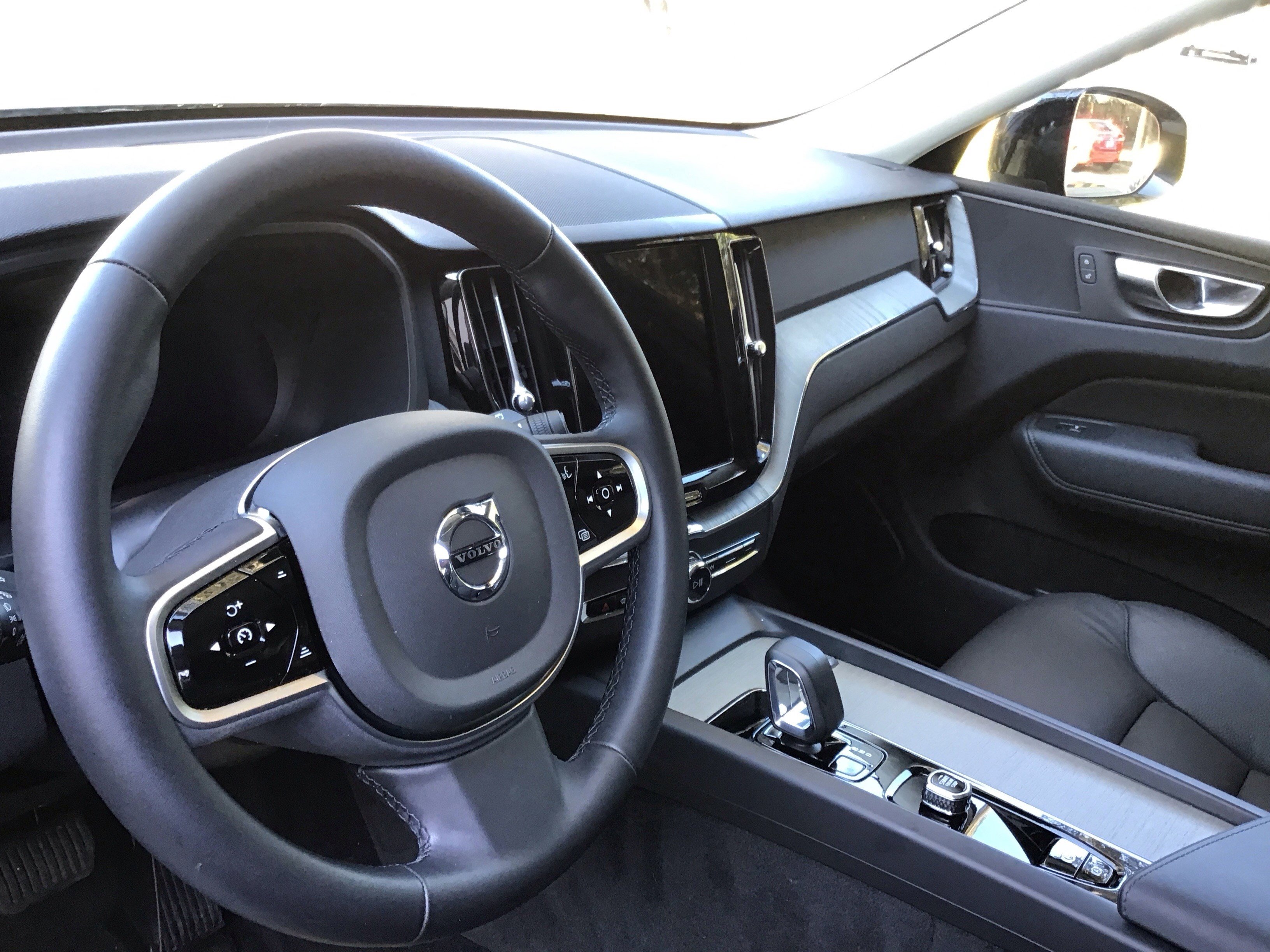 Certified 2025 Volvo XC60 B5 Plus image 16