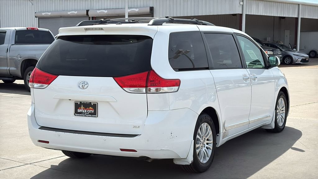 Used 2014 Toyota Sienna XLE image 5