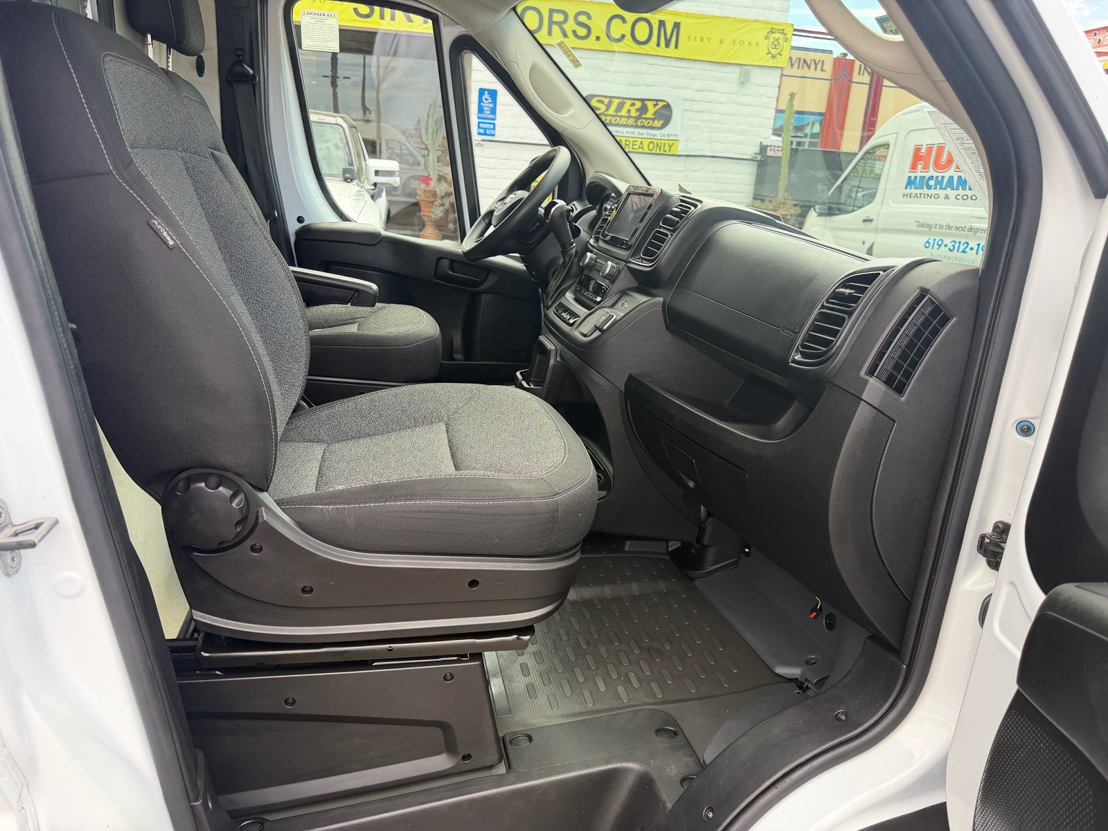 Used 2024 RAM ProMaster 2500 FWD image 16