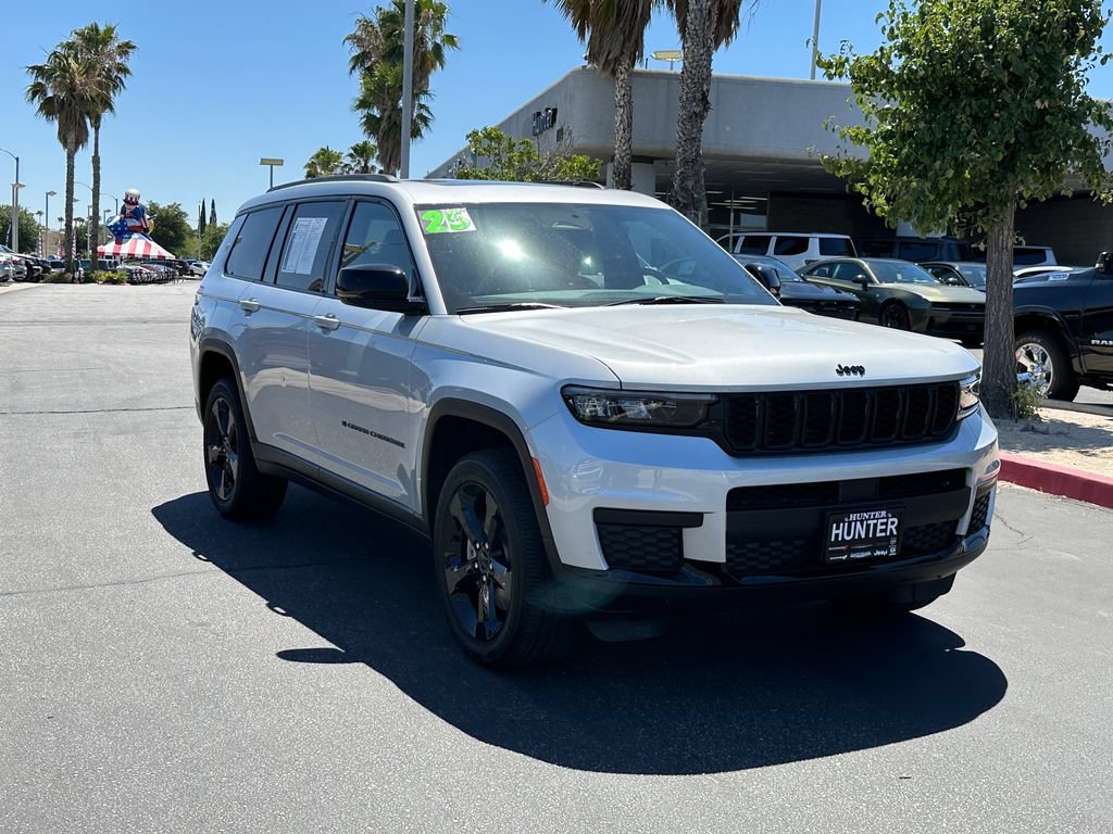 Certified 2025 Jeep Grand Cherokee L Altitude AWD/4WD image 10