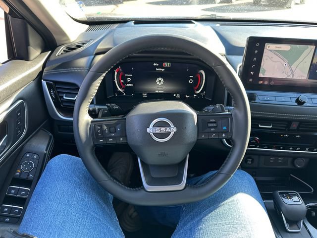 Used 2026 Nissan Rogue Platinum w/ Platinum Premium Package image 32