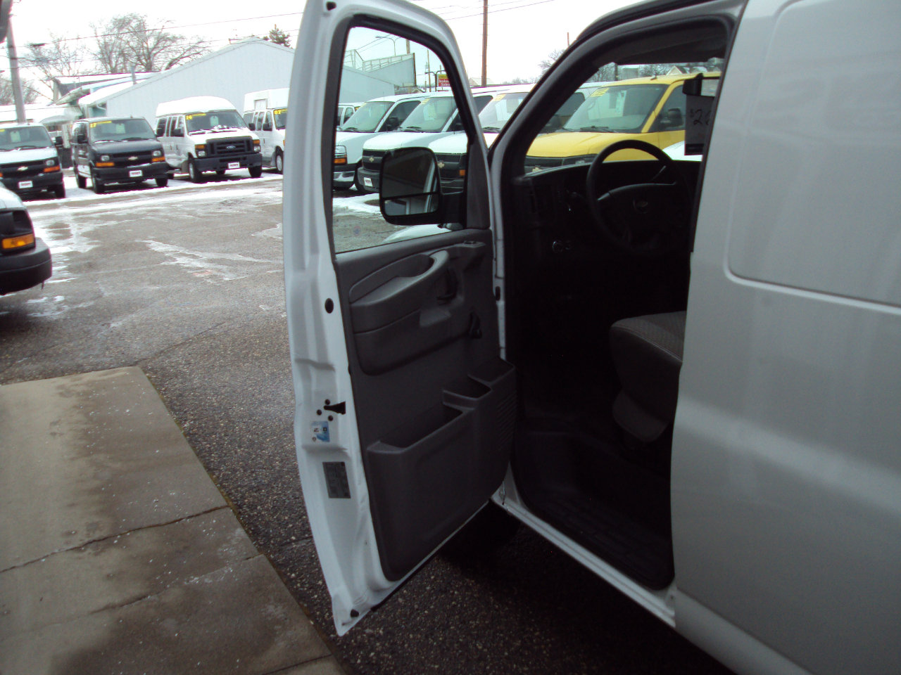 Used 2013 Chevrolet Express 1500 AWD image 15