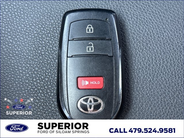 Used 2025 Toyota Corolla Cross XLE FWD image 24