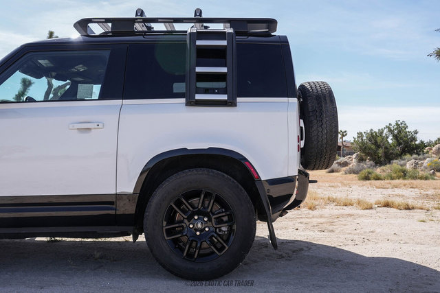 Used 2023 Land Rover Defender 90 X-Dynamic SE image 5