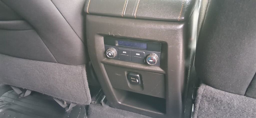 Used 2018 Chevrolet Traverse LT AWD/4WD image 14